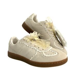 CUSHIONAIRE Belinda Womens Ivory Lace Detail Sneakers 8W